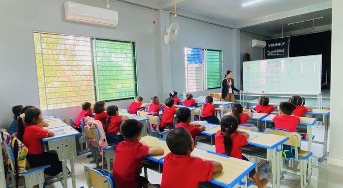 Give White Boards for Konedomrey School's 2nd Story