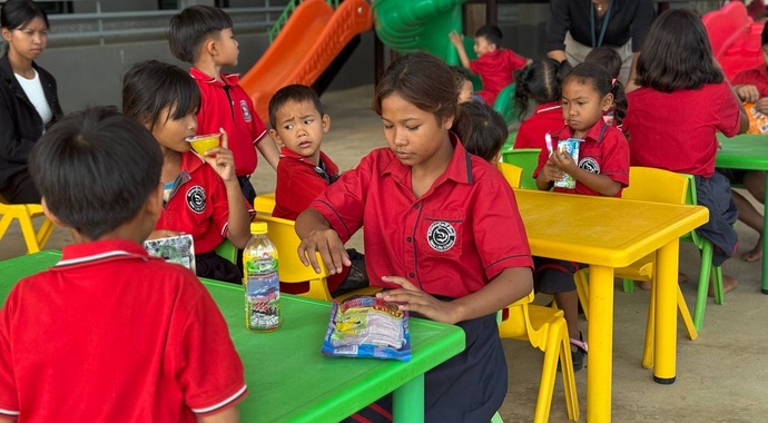 Give Food Tables for Konedomrey School's 2nd Story